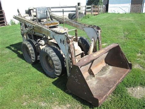 1971 international skid steer wisconsin v6 oil quantity|International 3200B Skid information needed .